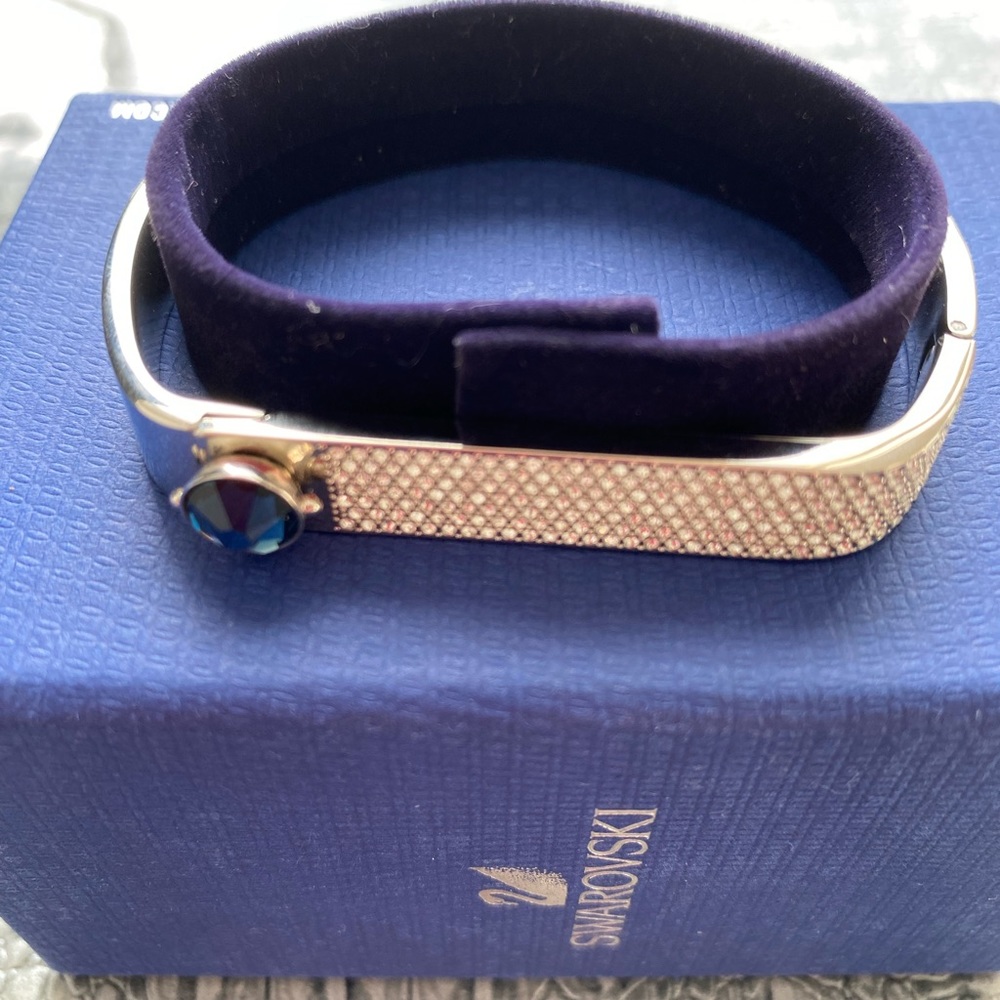 Swarovski Forward Bangle - Picture 4 of 4